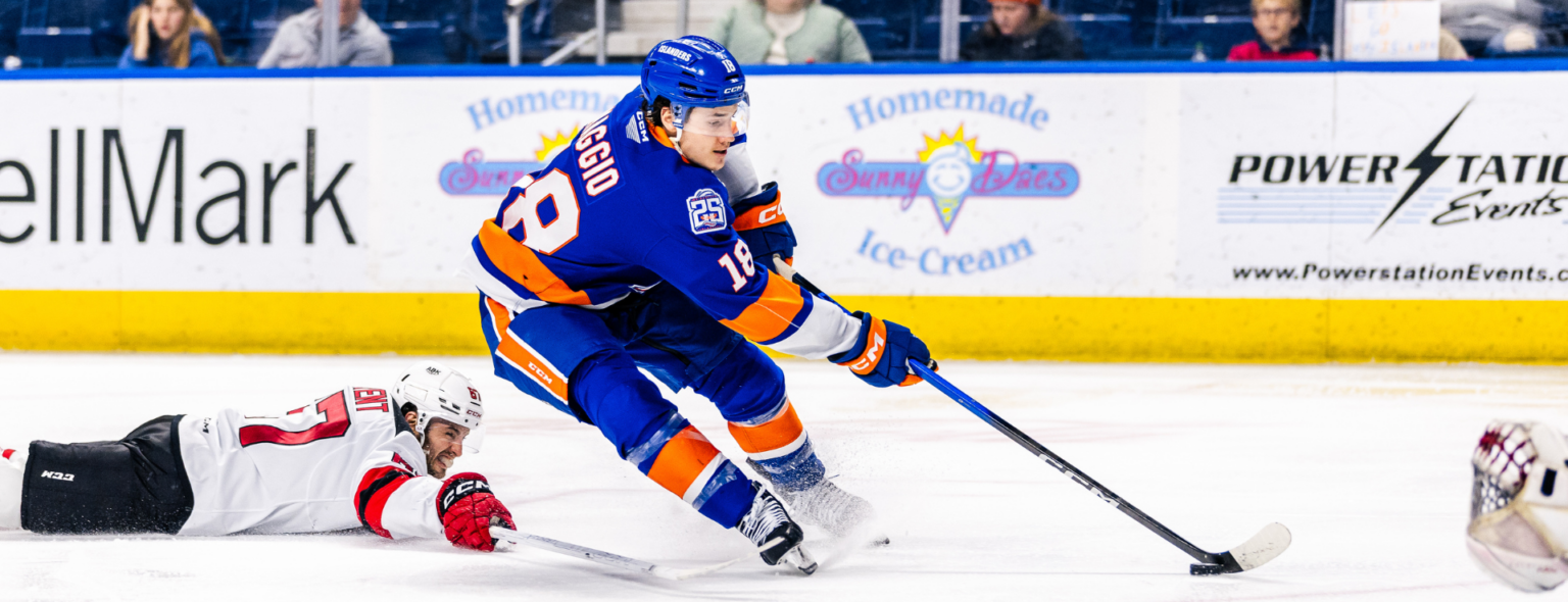 Islanders Outlast Comets For 2-1 Victory
