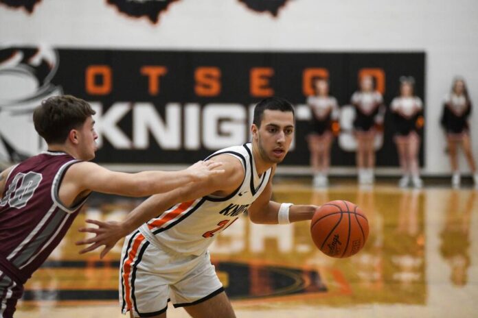 Knights give Comets battle in 68-48 defeat