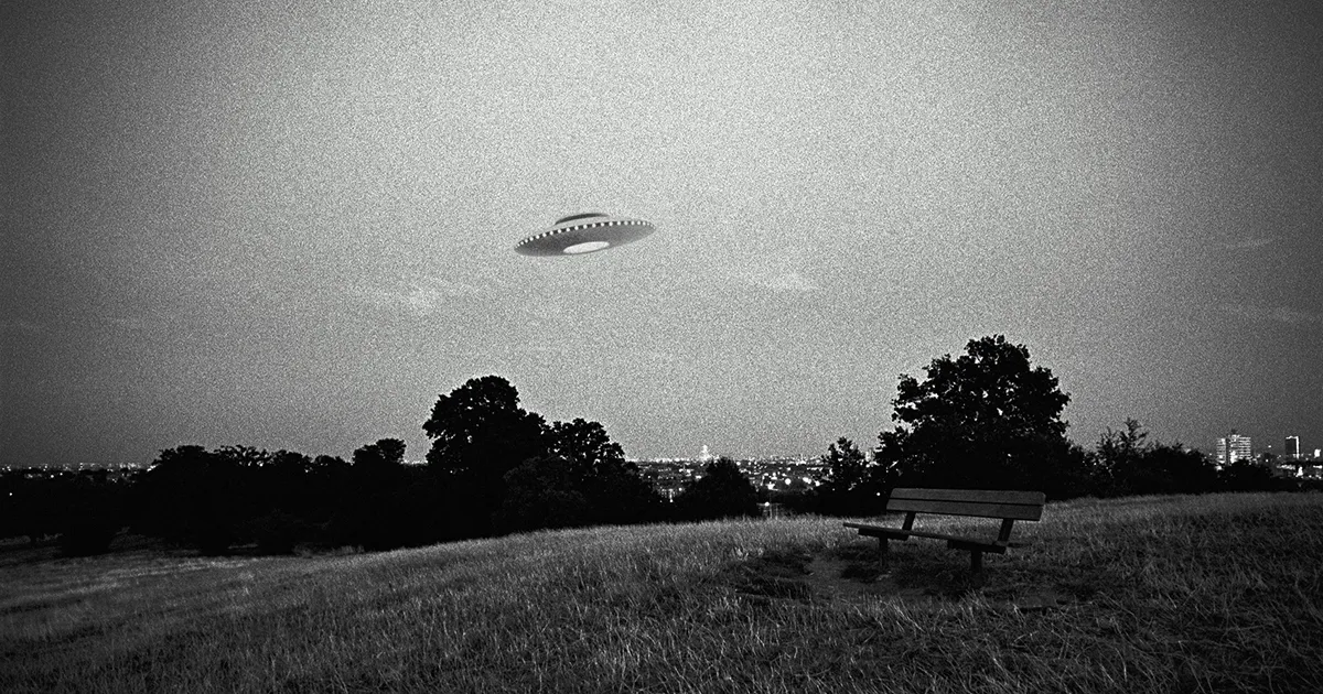 Artist's impression of a UFO visiting Earth. Credit: Ray Massey / Getty Images