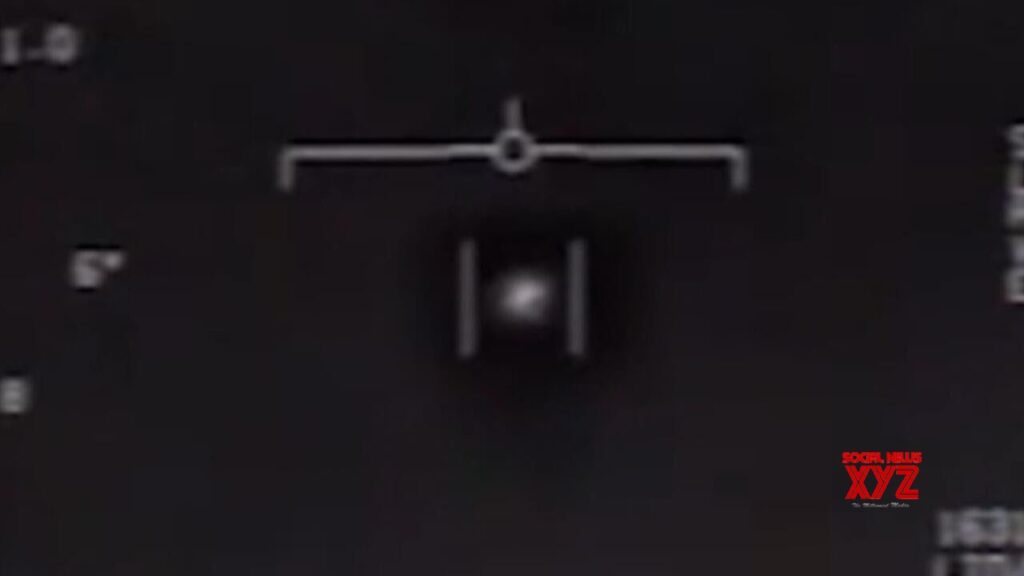 Pilot who saw alleged UFO in 2004 reacts to Trump order to release docs related to aliens (Video)