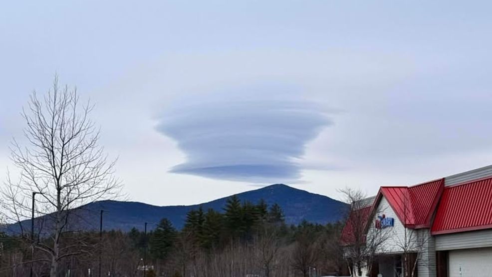 Lenticular Cloud in North Conway, New Hampshire (Caylin Parmenter).