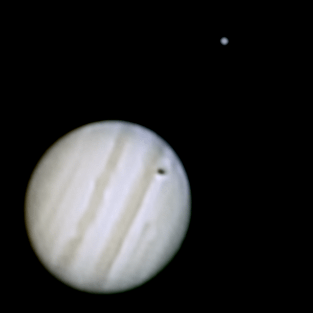 Ganymede shadow transit and the Jovian system taken with a DSLR only, no telescope required!