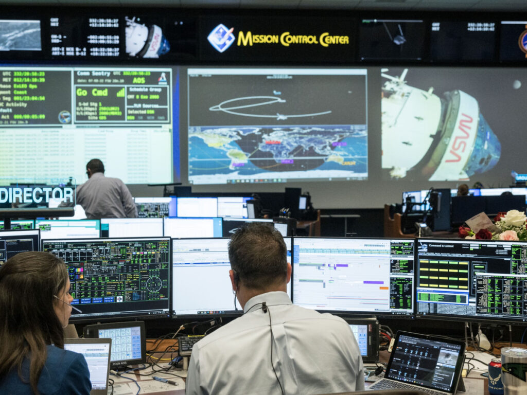 Mission Control, Starliner and Space Factories