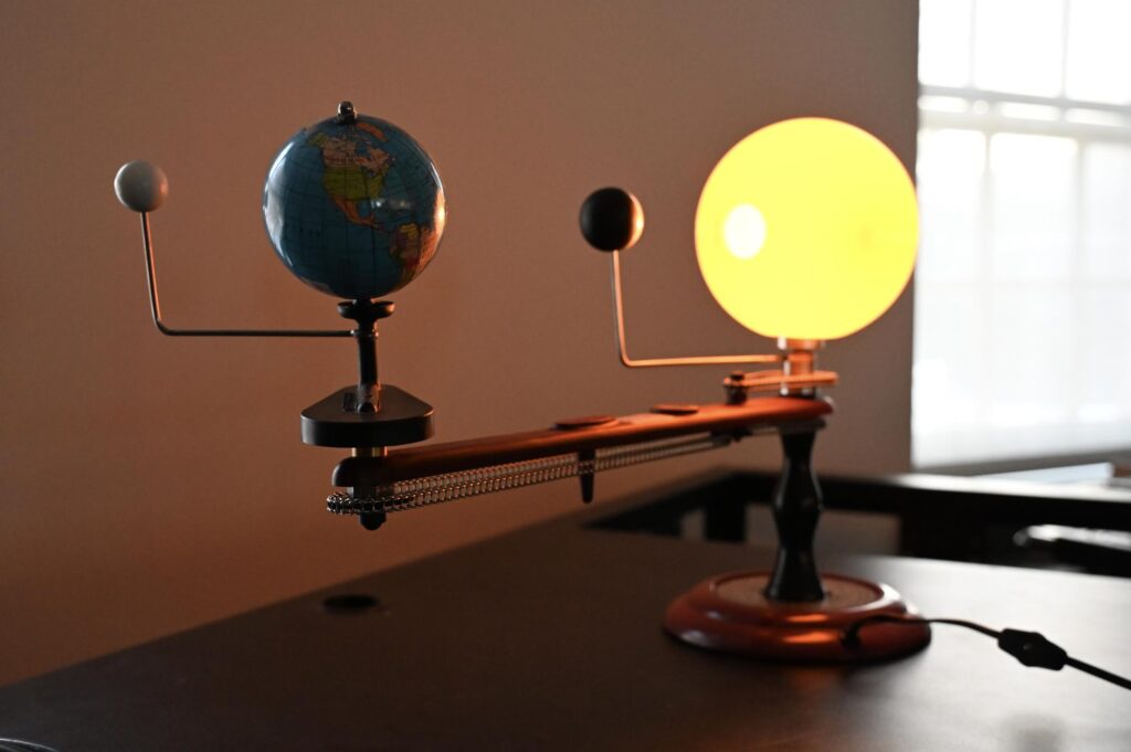 Astronomy professors on Trump alien claims – The Lafayette