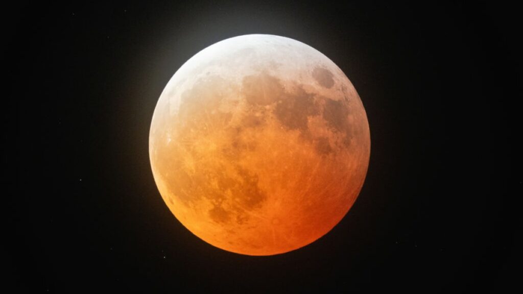 A total lunar eclipse will be visible in Chicago next month – NBC Chicago