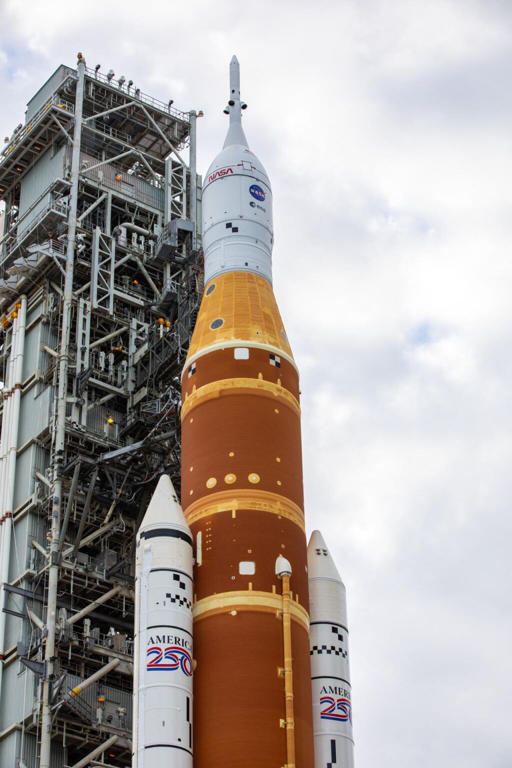 Artemis II Wet Dress Rehearsal: Core Stage Slow Fill Begins Artemis II Wet Dress Rehearsal: Core Stage Slow Fill Begins