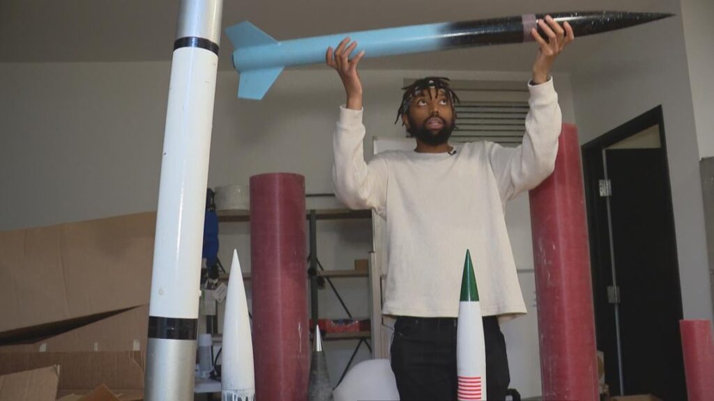 Indianapolis engineer launches free rocket boot camp for kids