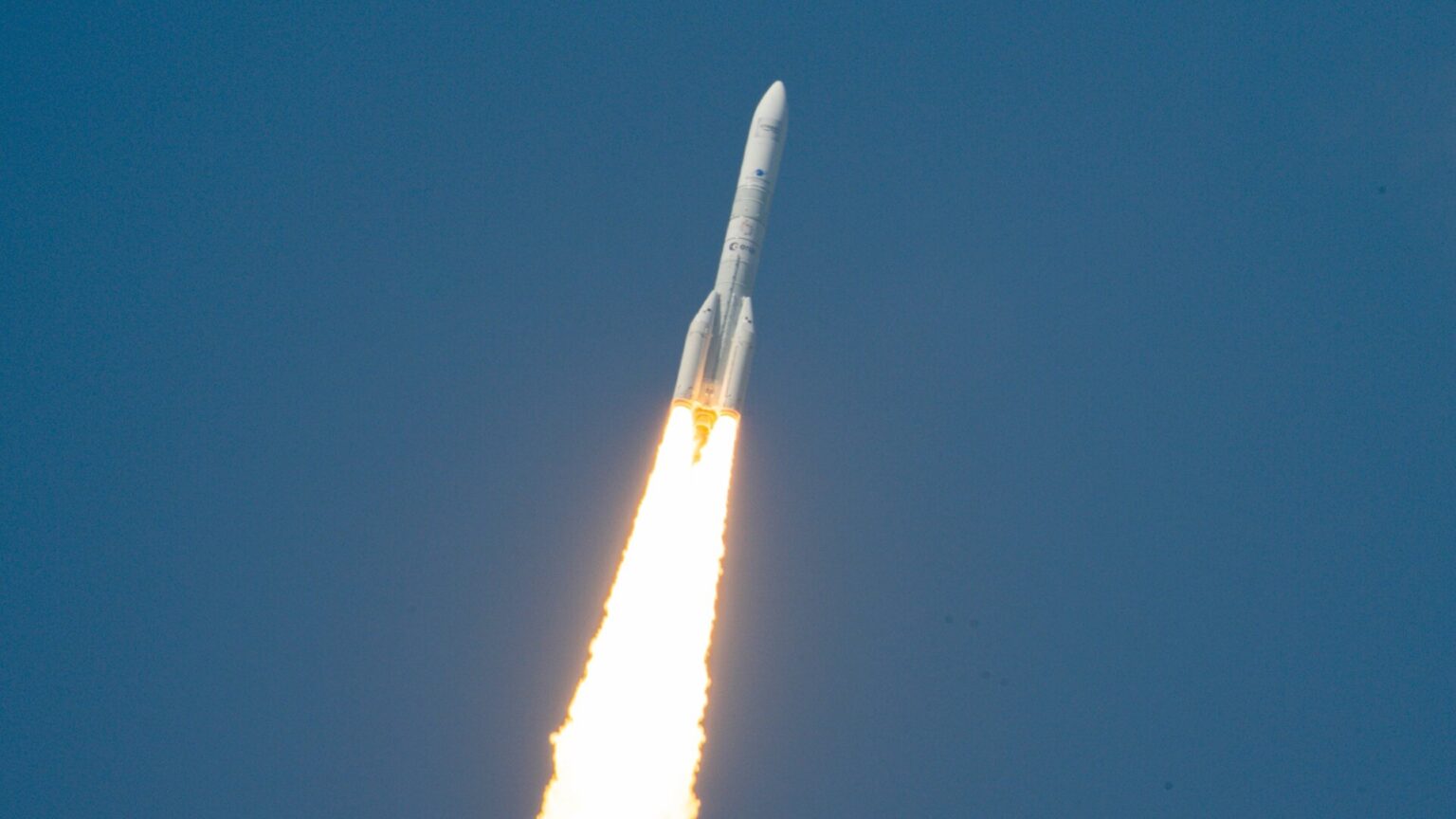Liftoff power: launch of first Ariane 6 with four boosters