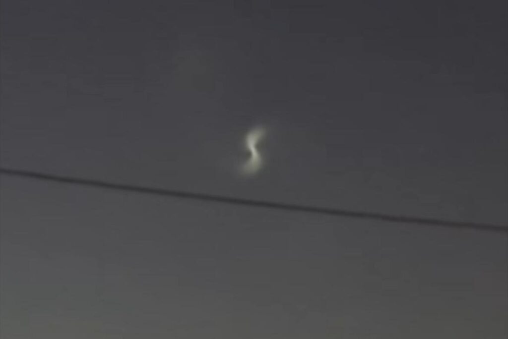 Watch: Mystery light in South Australian sky most likely from rocket launch Watch: Mystery light in South Australian sky most likely from rocket launch