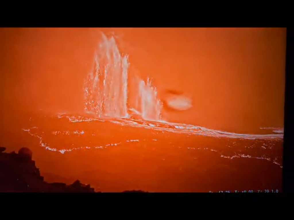 Please tell what this is guys i filmed it live on usgs its just a pulsating ball of "swamp gas" maybe or just the lenses of the camera idk im not a scientist..