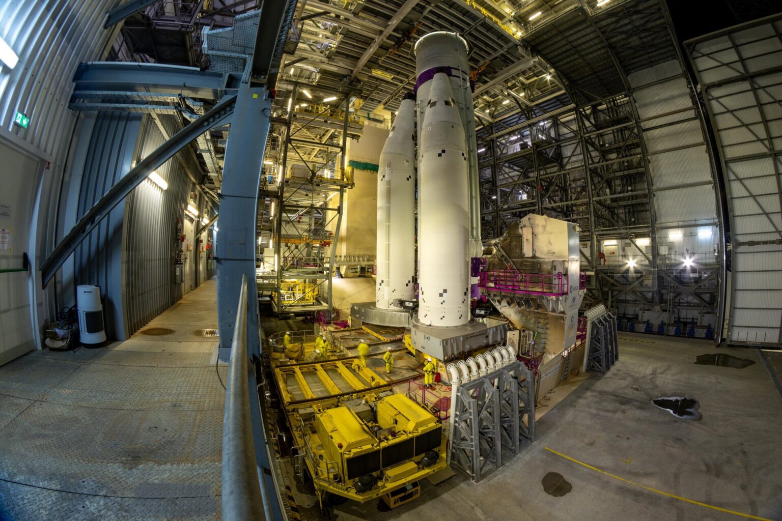 Technicians prepare Ariane 6 for flight VA267