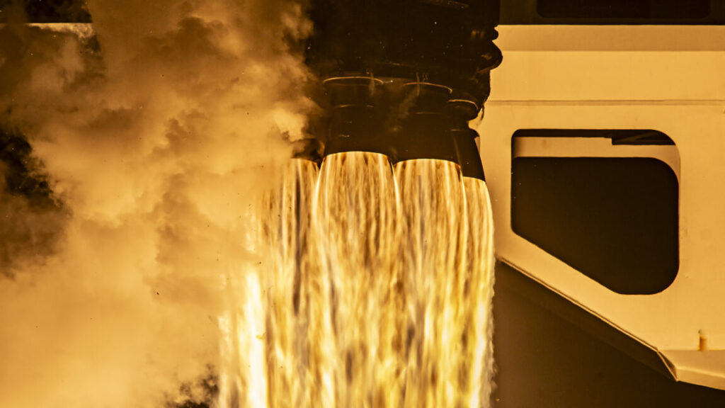 Space Station returns to a full crew complement after a month Space Station returns to a full crew complement after a month