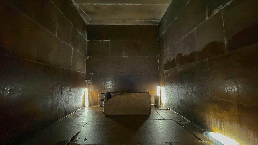 The Incredible Function of the King's Chamber