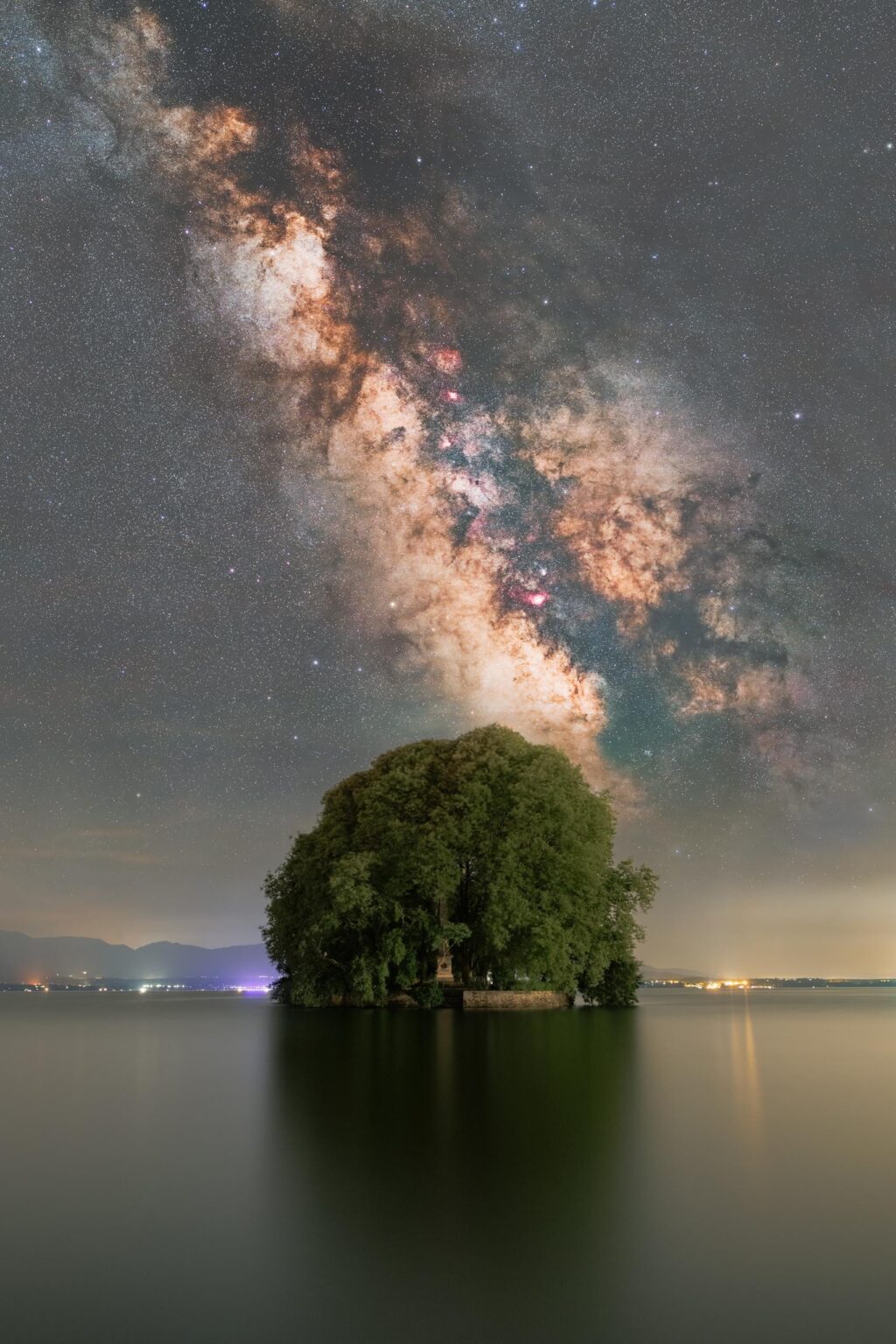 Milky way and the île de la Harpe