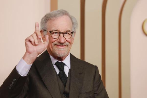 Spielberg on Space and UFOs: “There is Life Beyond Earth”