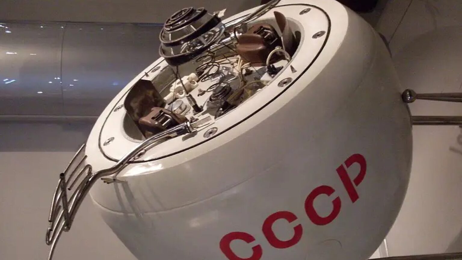 After 53 years drifting past Venus and Mars, an old Soviet probe came back as a “new” object in orbit — and nobody cheered yet soviet kosmos space