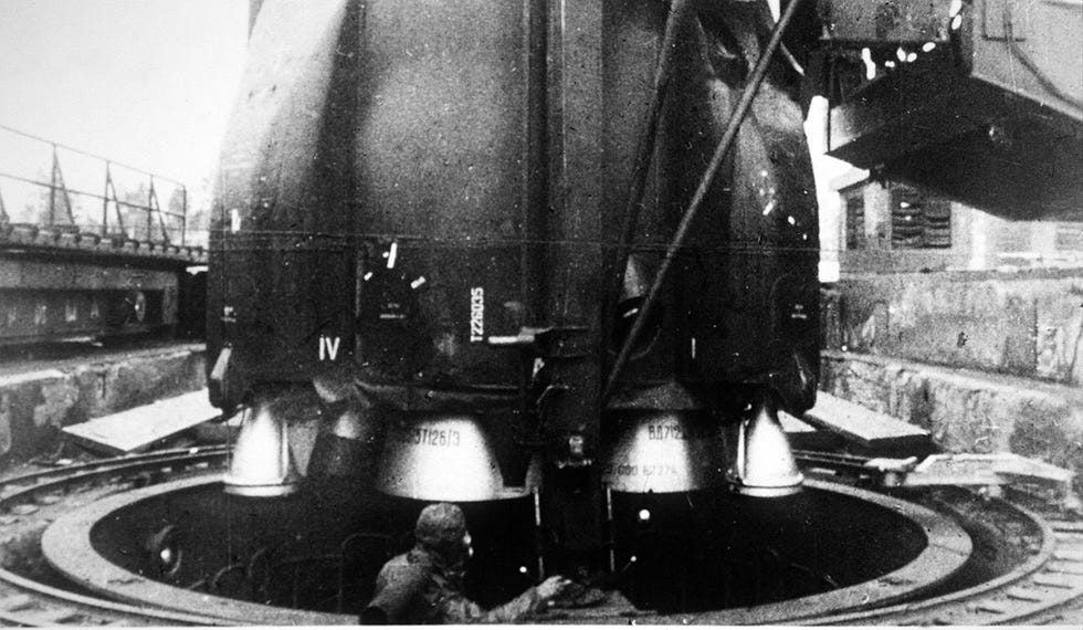 Machine, Monochrome photography, Iron, Black-and-white, Photography, Monochrome, Steel, Machine tool, Plumbing, machine, monochrome photography, iron, black and white, photography, monochrome, steel, machine tool, plumbing,