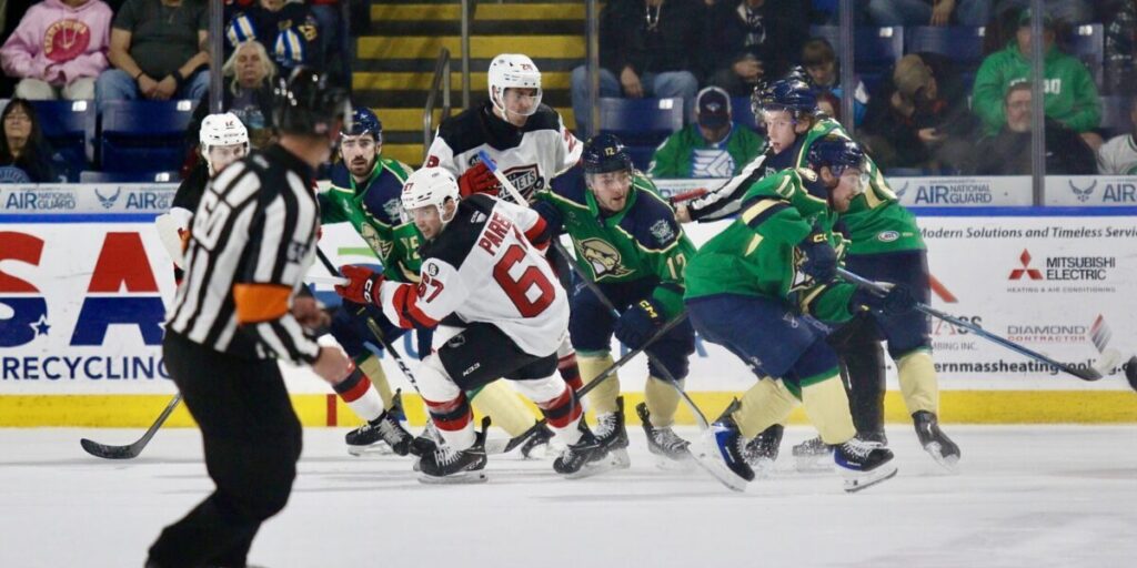 PHOTOS: Utica Comets vs. Springfield Thunderbirds - 03/14/2026