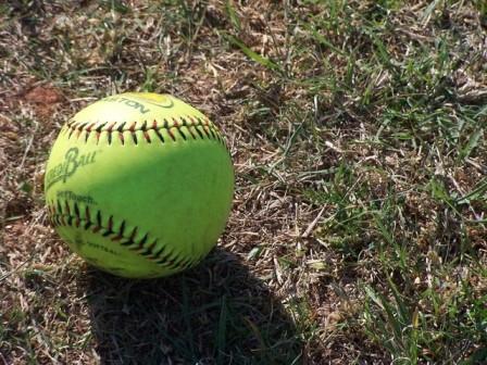 Softball Lady Comets Win Third Straight