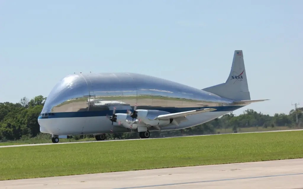 NASA’s most irreplaceable aircraft was built in 1953, converted in 1983 and is still carrying the future of human spaceflight in 2026 NASA's most irreplaceable aircraft was built in 1953, converted in 1983 and is still carrying the future of human spaceflight in 2026