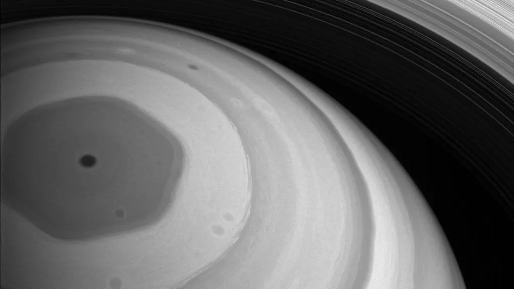 The whole northern region of Saturn is bathed in sunlight in this view from late 2016, takenm by Cassini. Image Credit: NASA