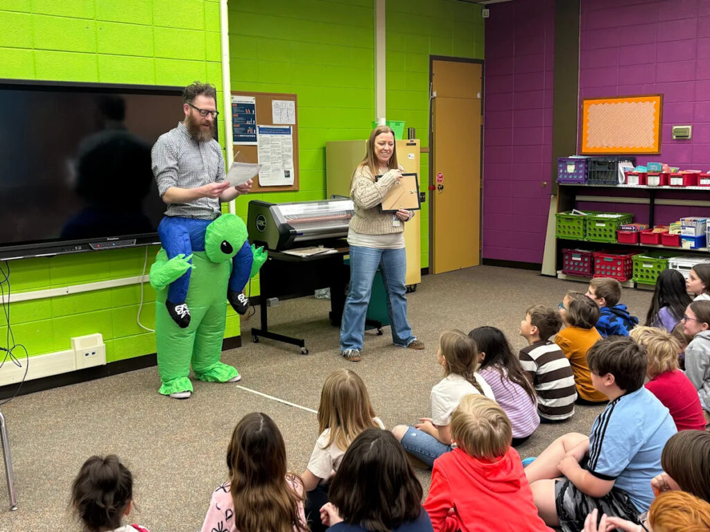 Waynesboro Students as Authors meet their ‘Alien Takeover’ illustrator Yahoo lifestyle home