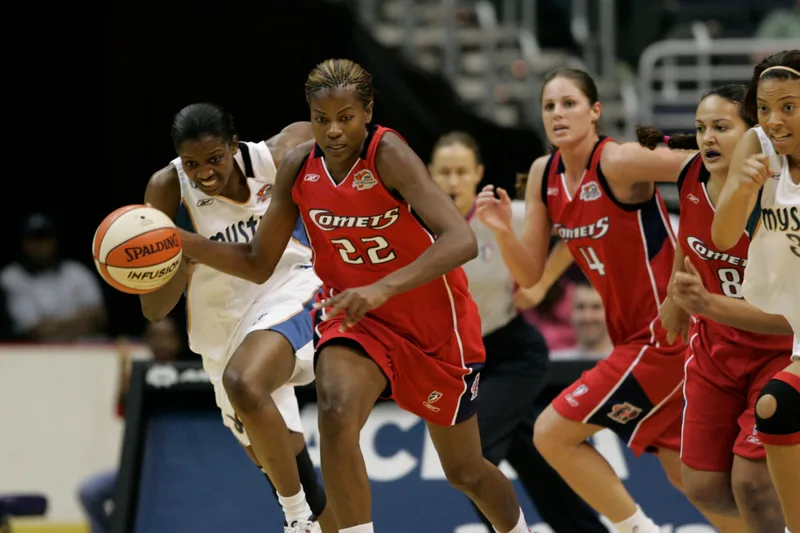 May 13, 2006; Washington, D.C, USA; FILE PHOTO; Houston Comets at Washington Mystics — Houston forward Sheryl Swoopes brings the ball up court. Mandatory Credit: Sean Dougherty-USA TODAY