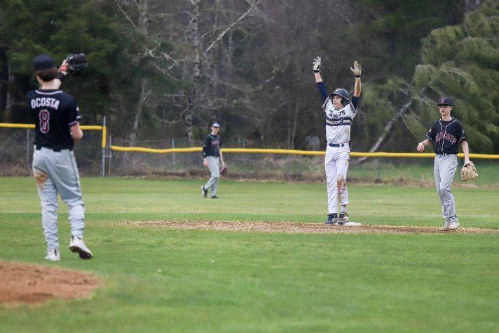 Comets soar to 3-0 start