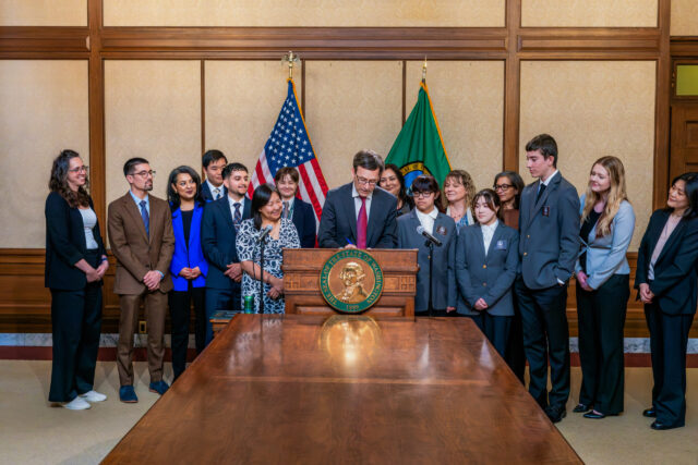 Washington Law Replaces “Alien” With “Noncitizen”