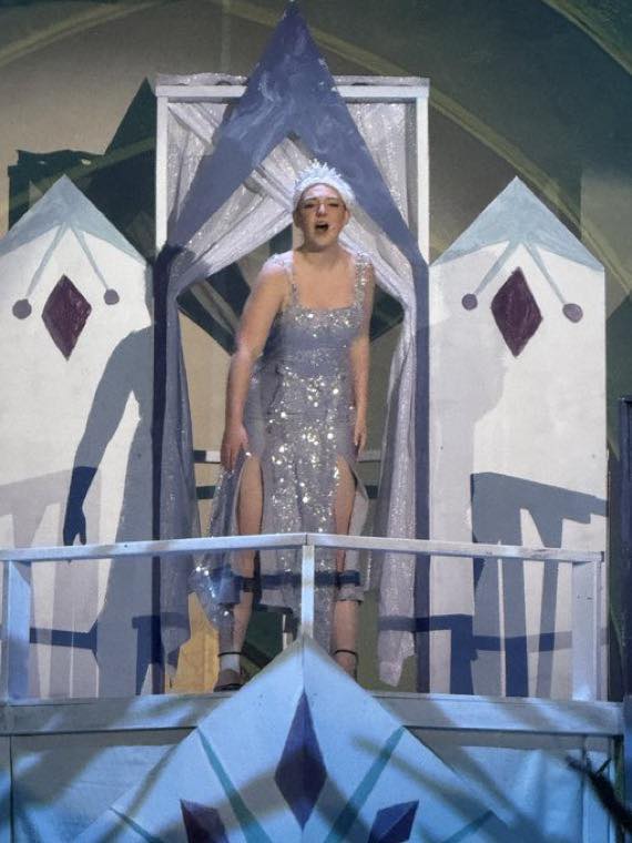 Isla Usie Frozen production