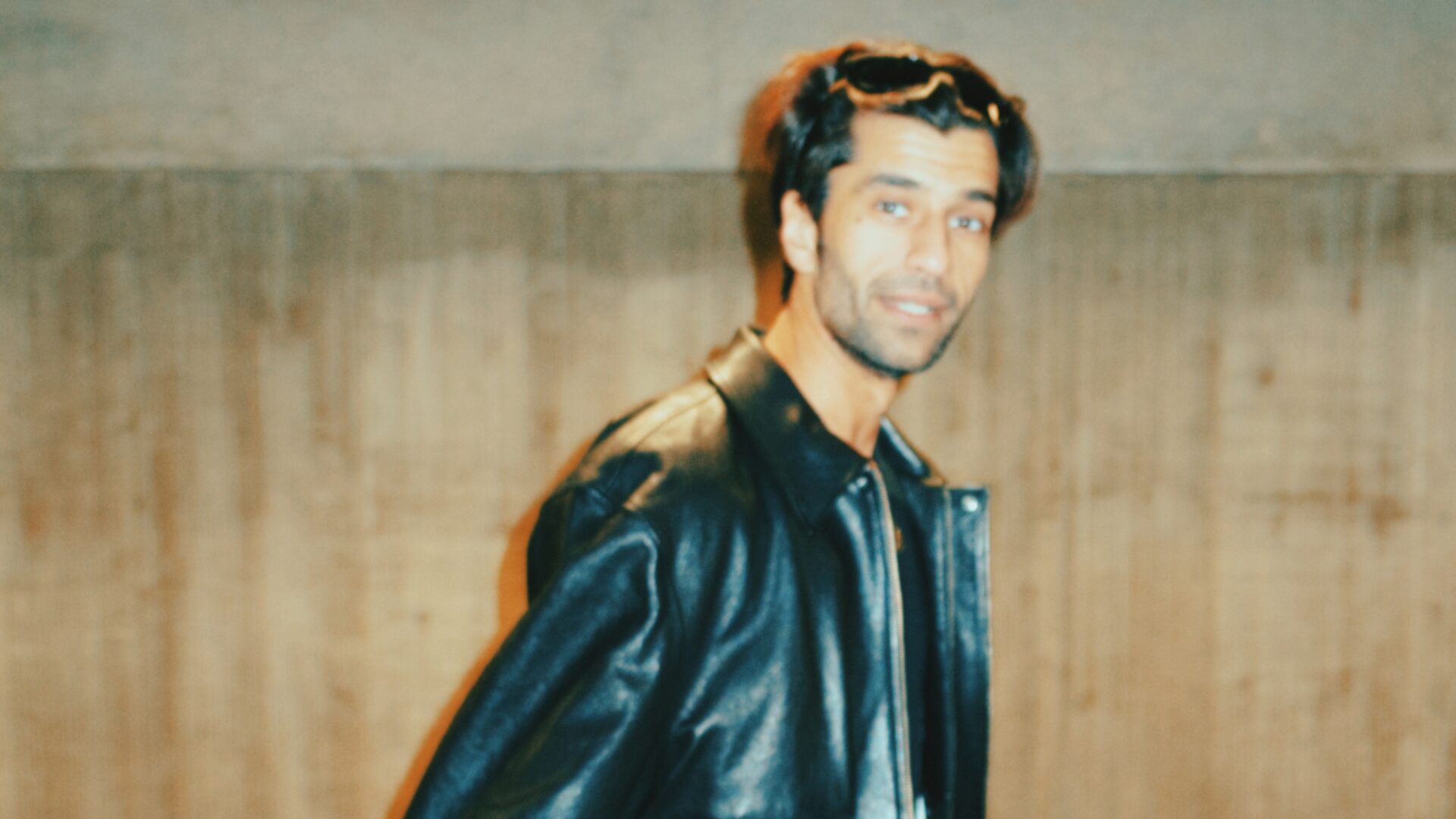 Jeremy Olander Releases Debut Album - When The Rain Falls 