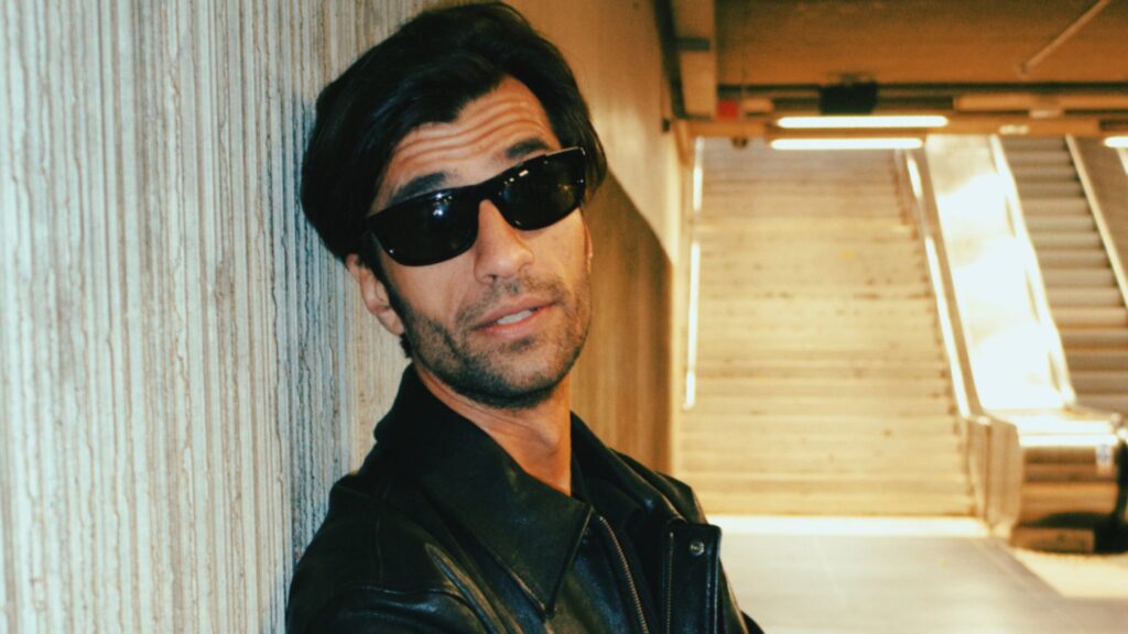 Jeremy Olander Releases Debut Album - When The Rain Falls