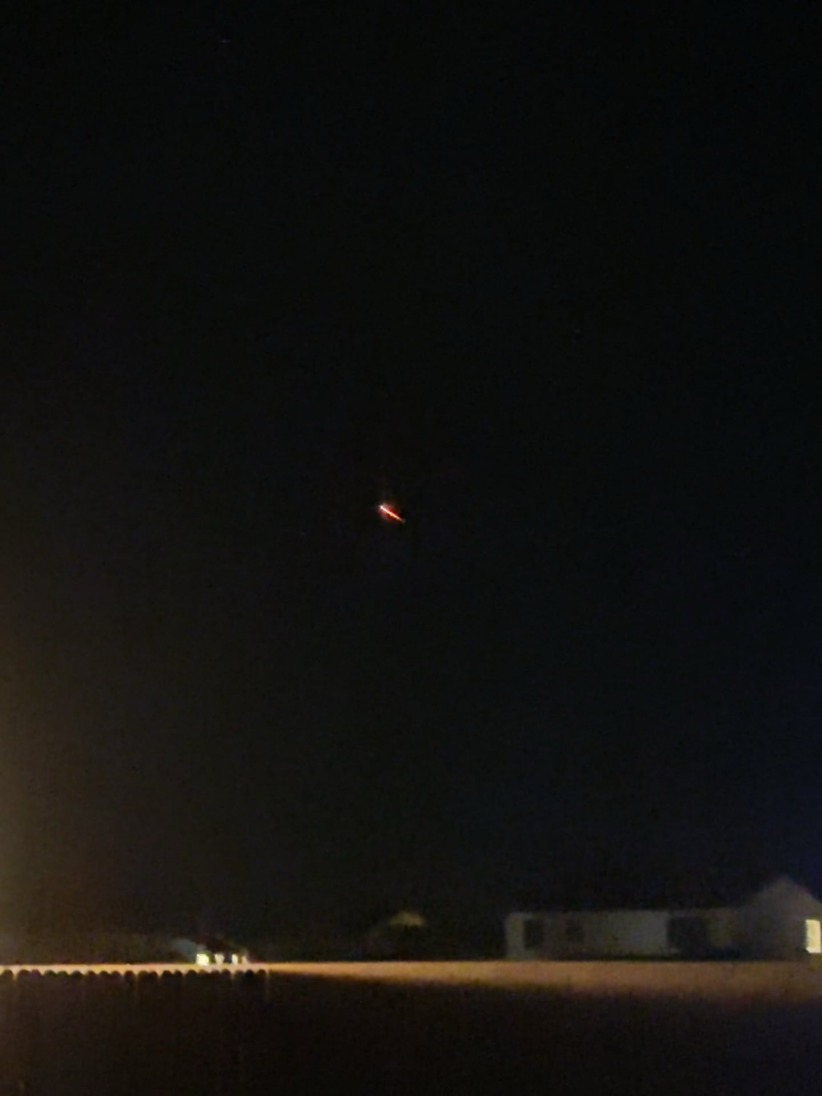 Sighting Southwestern sky 10:21p Bakersfield Ca