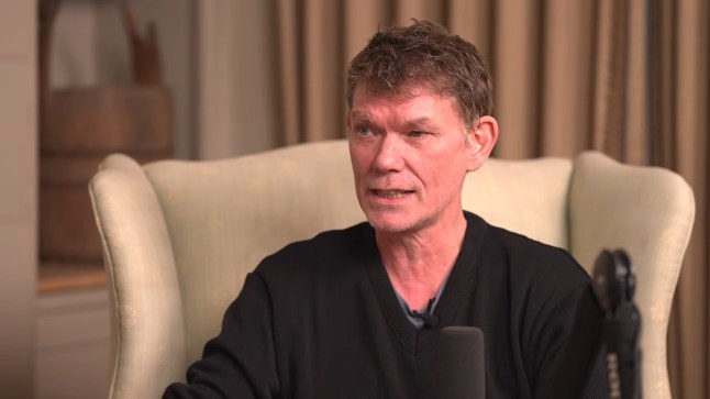 Hacker claims Nasa has list of 'non-terrestrial officers' and UFO photos The Lone Hacker That Found NASA?s Secret Space Fleet [Gary McKinnon Interview]