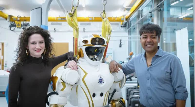PhD student Elle Miller (left) and Professor Sethu Vijayakumar (right) with the NASA Valkyrie robot. (CREDIT: University of Edinburgh)