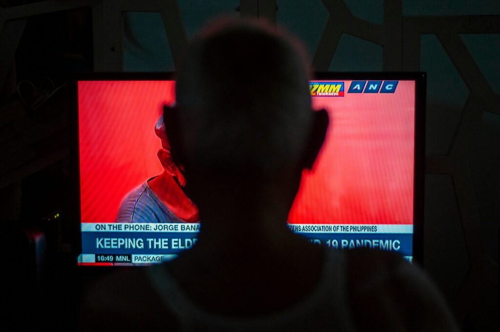 Aliens to Earth: Heads Talking into Cameras, Please Stop!