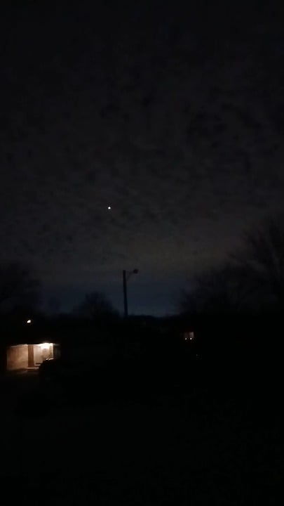 Flashing light flew over of my house 1:17 AM today
