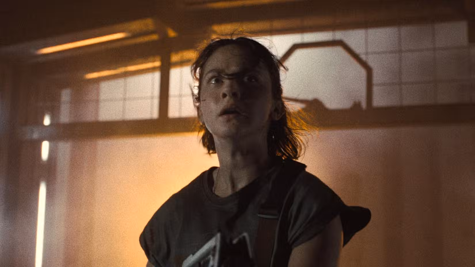 Cailee Spaeny surrounded by smoke in Alien Romulus