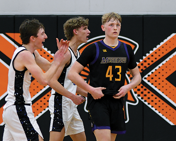 Mustangs fall to can’t-miss Comets