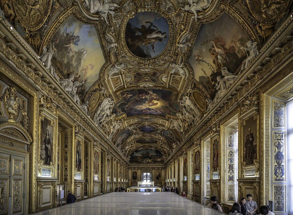 Why is the Louvre silent about the "Red Strobe" incident in the Apollo Gallery