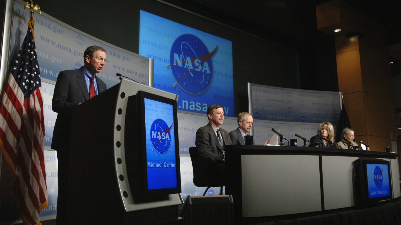 What the CEOs of AST SpaceMobile and Globalstar are saying about the satellite industry today