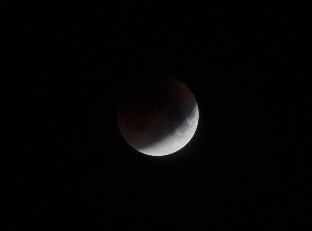 Yet another blood moon picture!