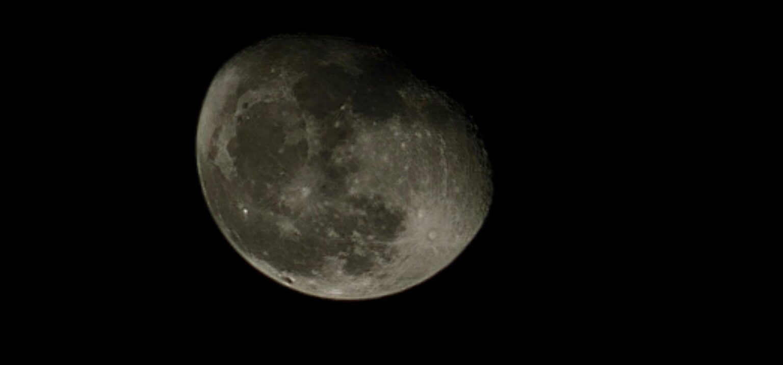 Took a pictue of the moon with my phone