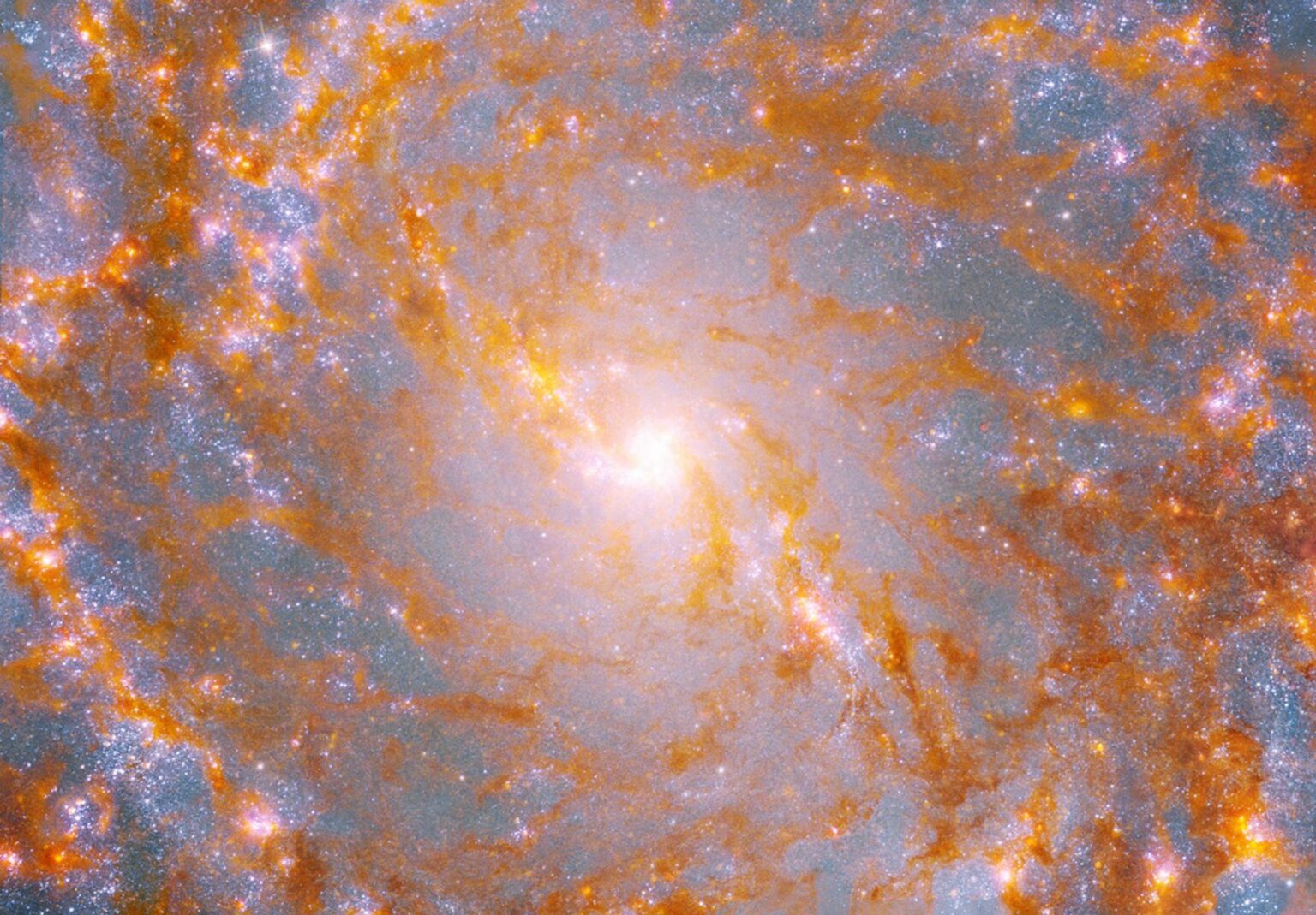 New JWST + Hubble image shows the heart of Pinwheel Galaxy