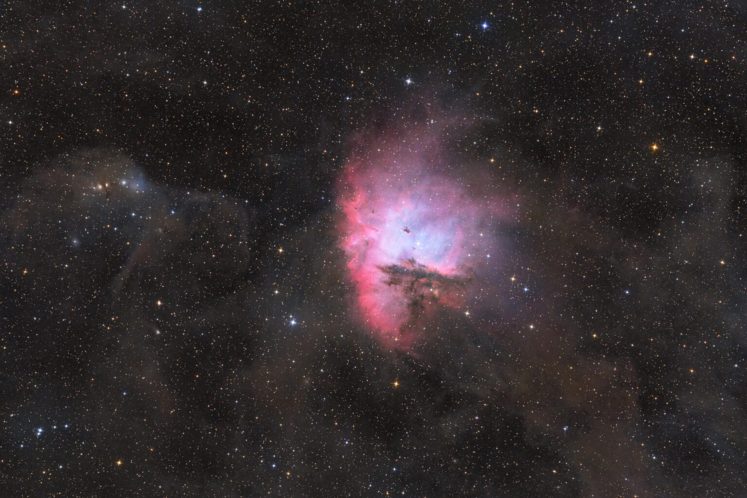 NGC 281 - Pacman Nebula and surrounding dust
