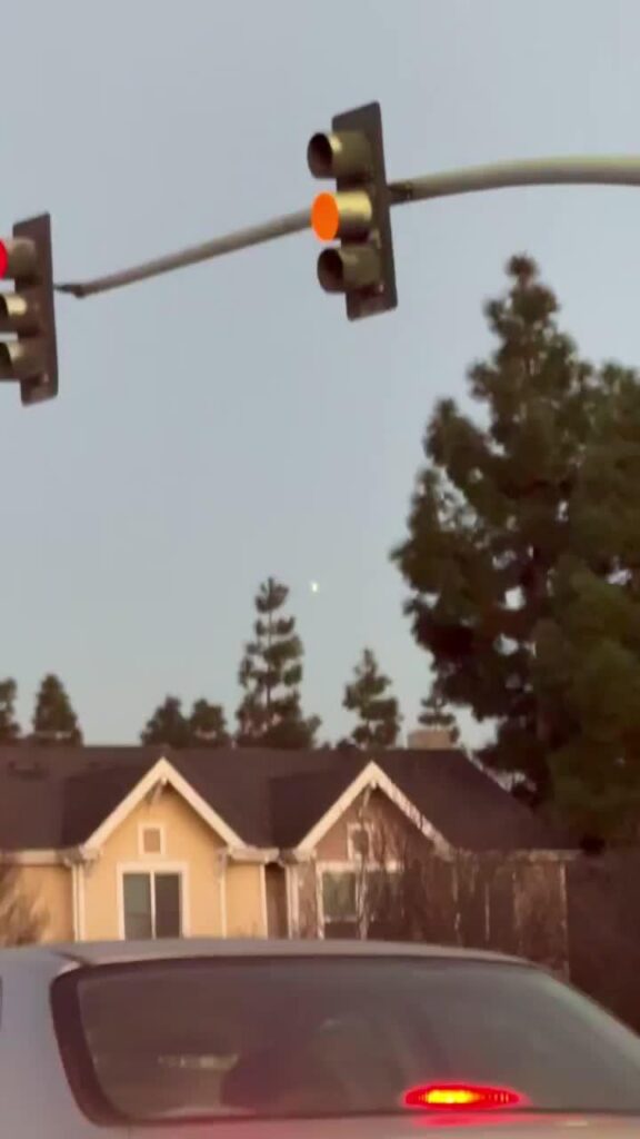 Saw a weird light last month. It was stationary for 5 minutes before I started recording, and then it started slightly moving.