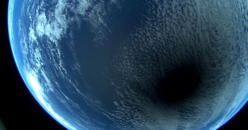 A view of the April 8 solar eclipse from space, captured in 4K by a Sen satellite in low Earth orbit. Credit: Sen