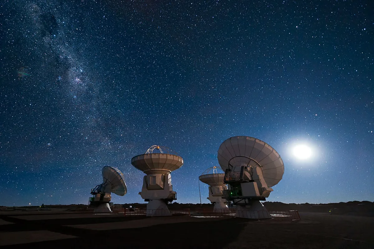Four antennas of the Atacama Large Millimeter/submillimeter Array (ALMA) in the Atacama Desert, Chile. Credit: ESO/José Francisco Salgado (josefrancisco.org)