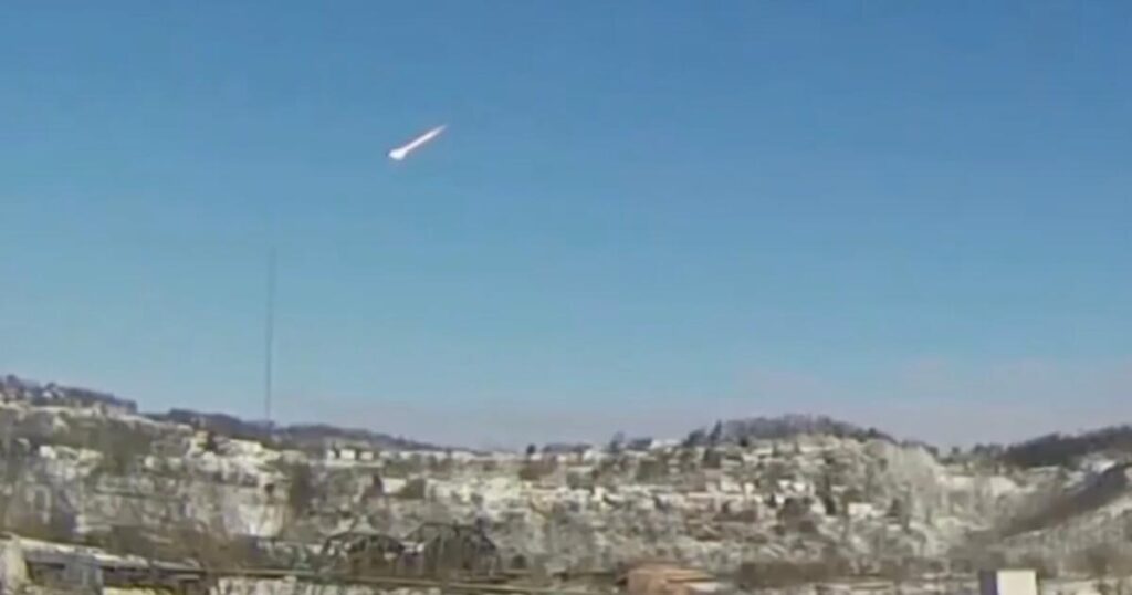 7-ton meteor that fell from Cleveland sky is seen several states away