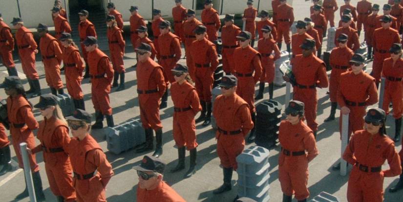 An army of Visitors in the 'V' miniseries (1983)